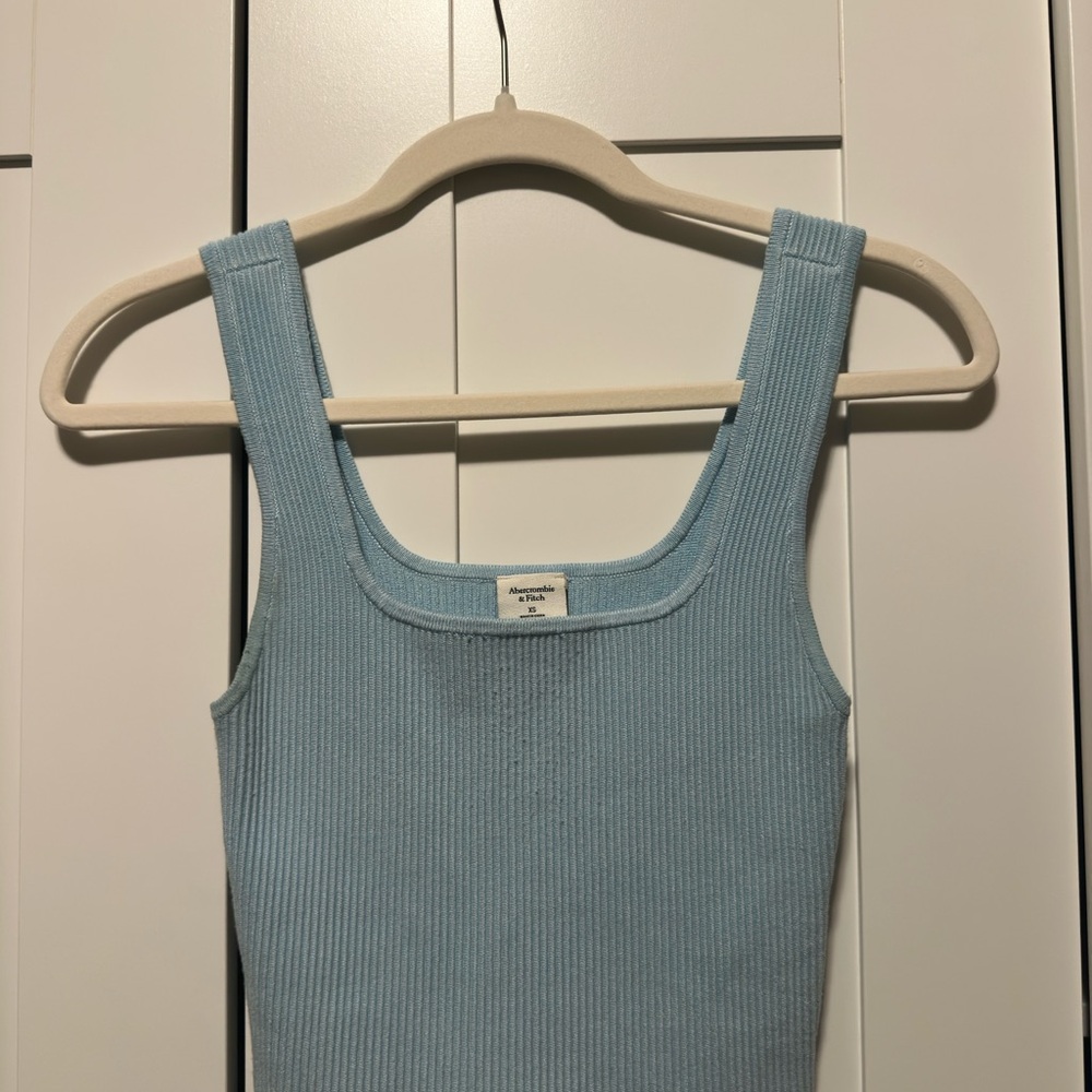 Blue ribbed Abercrombie ottoman tank top.